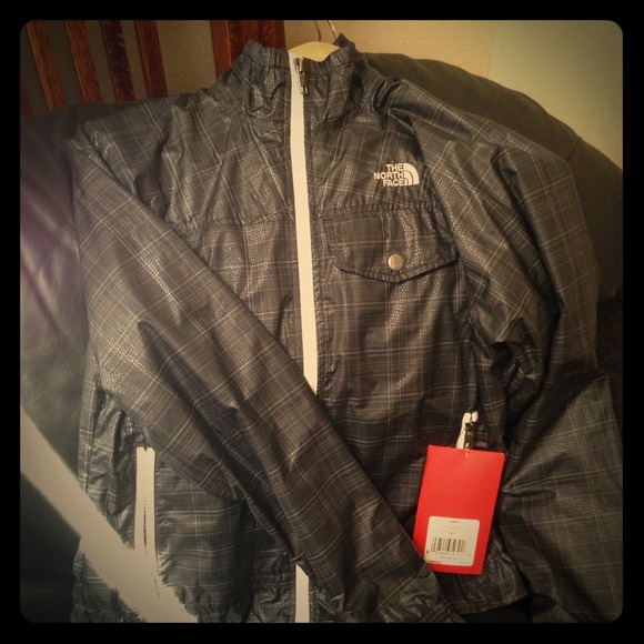 North Face Women's Venture Jacket. Small, NWT!