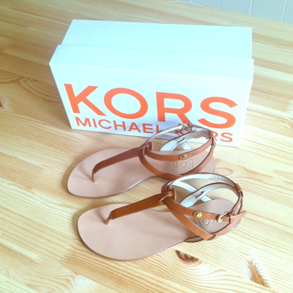Reserved: Kors Michael Kors JANAYA sandals