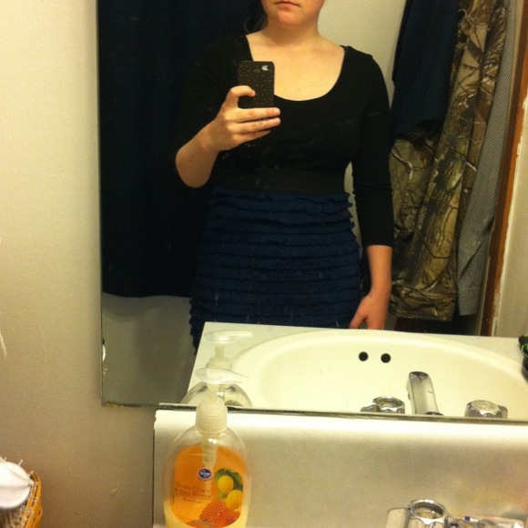 Beautiful black and teal ruffle dress - Picture 1 of 2