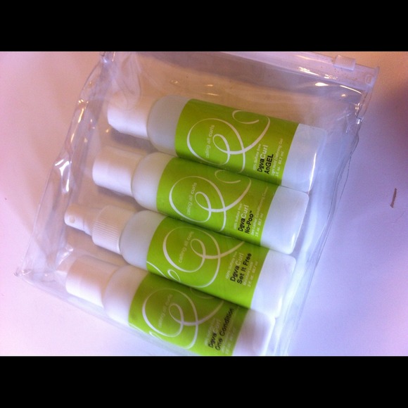 🌺Travel/trial size Deva hair care in pouch🌺.