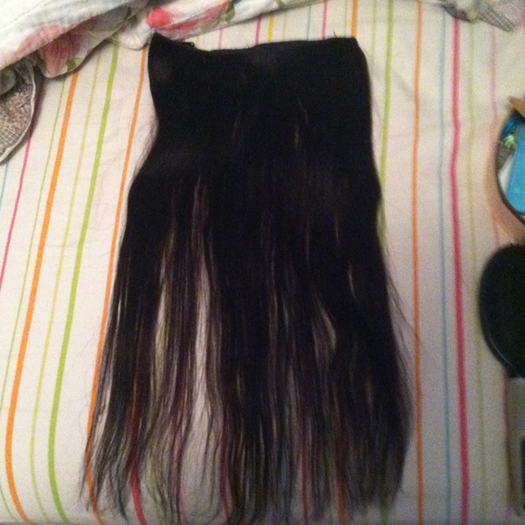 🚫Sold🚫8 inch Dark brown extensions with clips