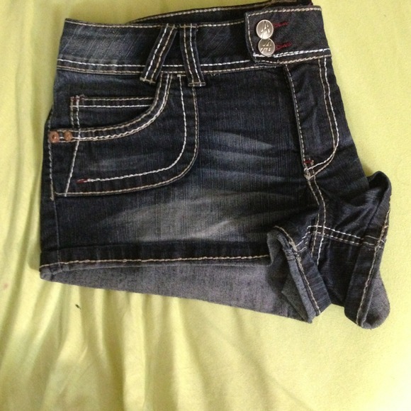 Angel double button shorts - Picture 1 of 4