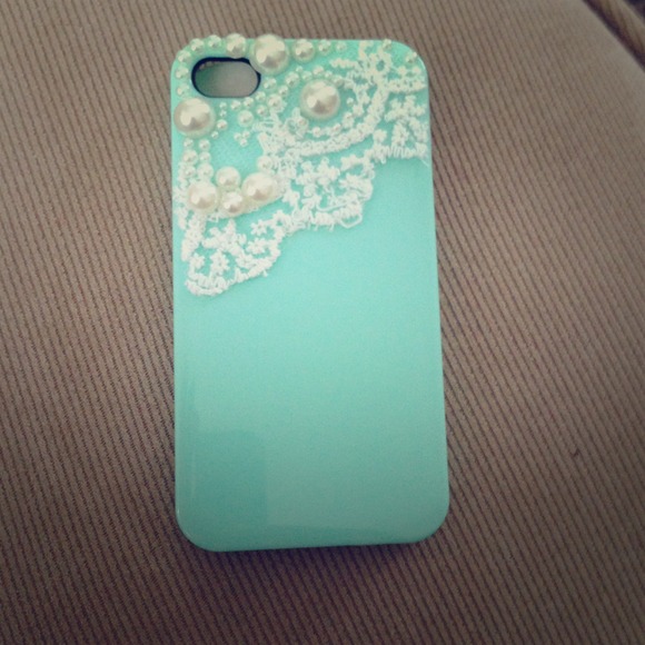 Lace and pearls iPhone 4 cover