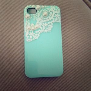Lace and pearls iPhone 4 cover