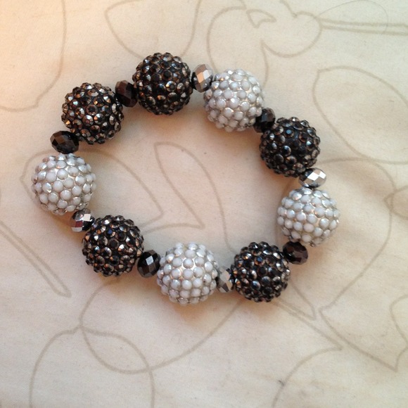 Silver & Black beaded bracelet!
