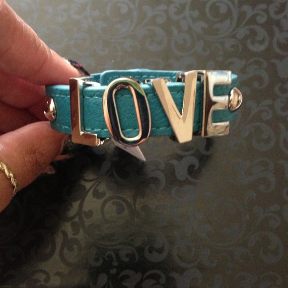 💢SOLD💢BCBG LOVE bracelet