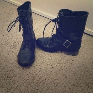 Size 5 1/2 combat boot by Breckelle's