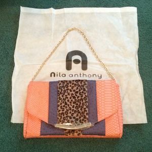 Nila Anthony bag