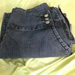 High waisted, wide legged jeans