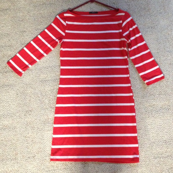 Soprano red and white dress