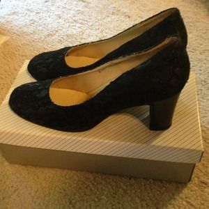 Made in Japan Black Lace Pumps