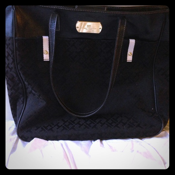 🚫SOLD🚫 Tommy Hilfiger black shoulder bag