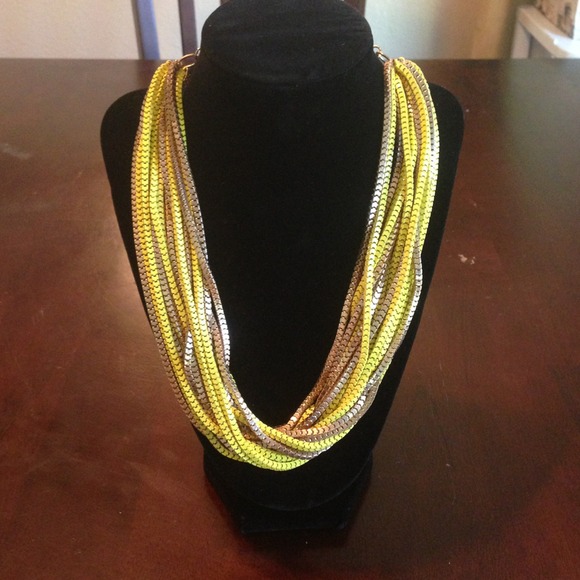 Jewelry - ❌SOLD❌Chunky yellow and gold chain necklace