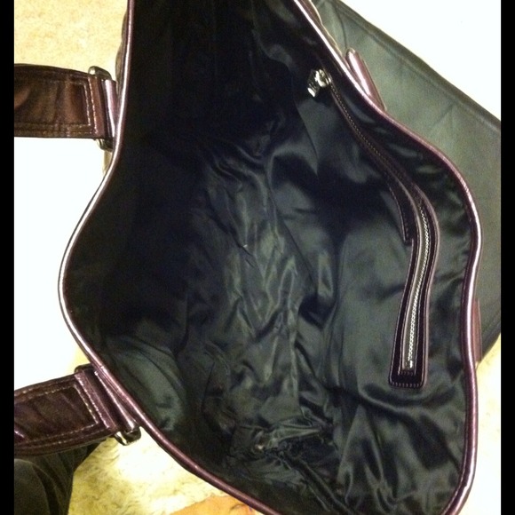 ❌SOLD in Bundle❌ Marc Jacobs Amethyst Quilted Tote - Picture 3 of 3