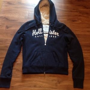 Hollister Inside Fur Hoodie Size L