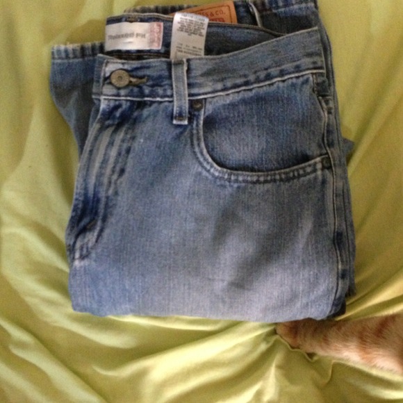 Relaxed cut Levi's - Picture 1 of 4