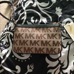 MICHAEL KORS WRISTLET