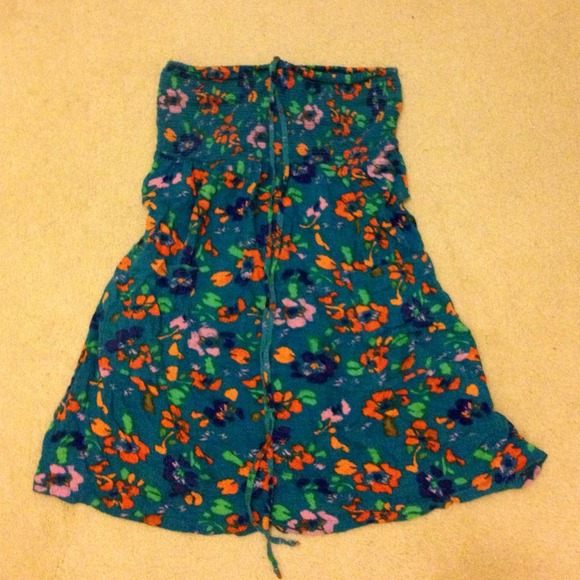 ☀ Smocked Floral Dress ☀ - Picture 3 of 3