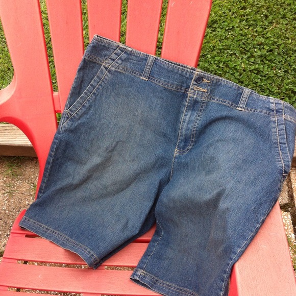 ☀NWT denim Bermuda shorts