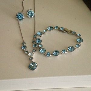 Necklace bracelet and earring set
