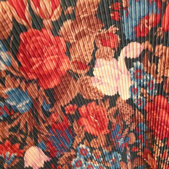 Floral Blouse - Picture 2 of 3