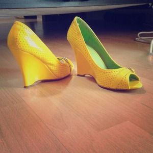 Neon Yellow Wedges!
