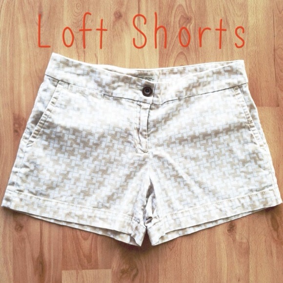 🎉Host Pick🎉SOLD💙Ann Taylor Loft Graphic Shorts