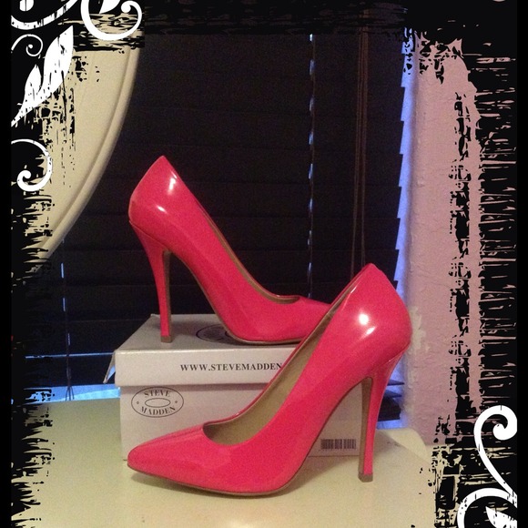 Steve Madden Hot Pink Patent Pumps