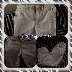 Boys gap khakis👦