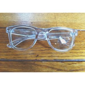 CLEAR GLASSES