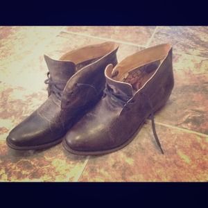 Size 11 Fossil shoes!