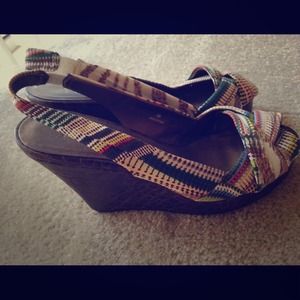 Patterned Sling-black Wedges