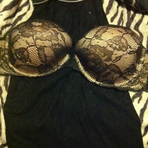 36 c Victoria's Secret bio fit strapless bra