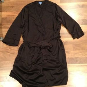 Simply Vera Black Robe Size M