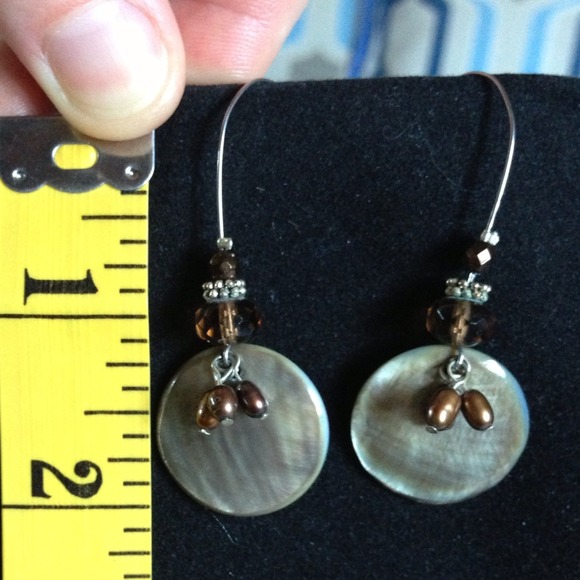 ❗️REDUCED❗️Set of Shell Earrings and Necklace - Picture 2 of 4