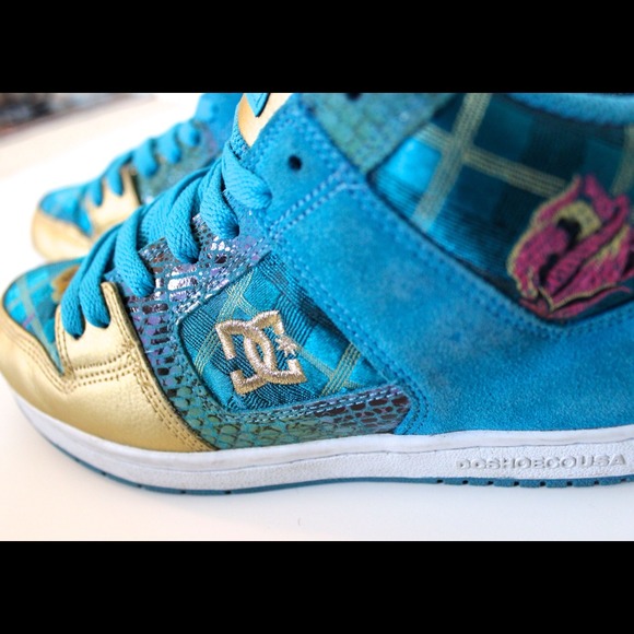 LIMITED EDITION DC Aqua Patterned Hi Shoes - Picture 4 of 4