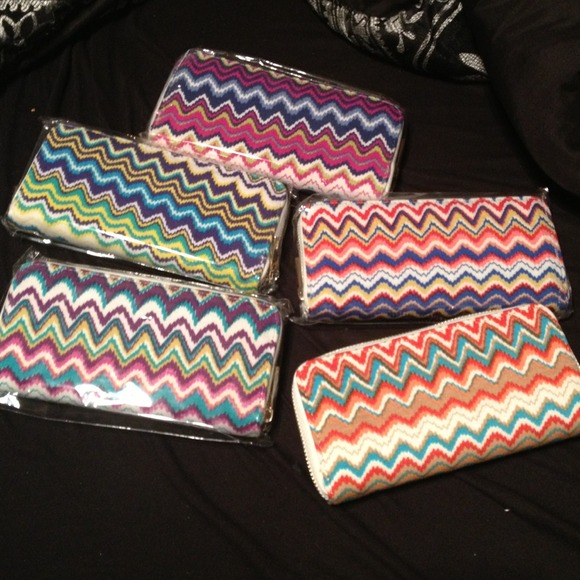 5 Colorful Wallets Bundle! :)