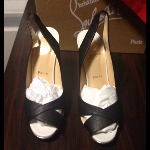 SOLD!!!! NIB authentic Christian Louboutin 38 1/2 - Picture 3 of 4
