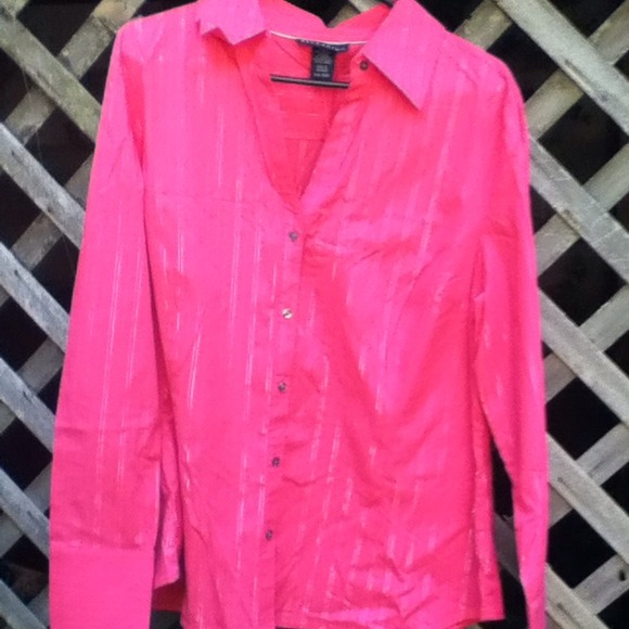 ⚠SOLD⚠Pink/Silver  Button Front Top