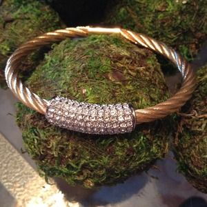 Gold and diamond bracelet