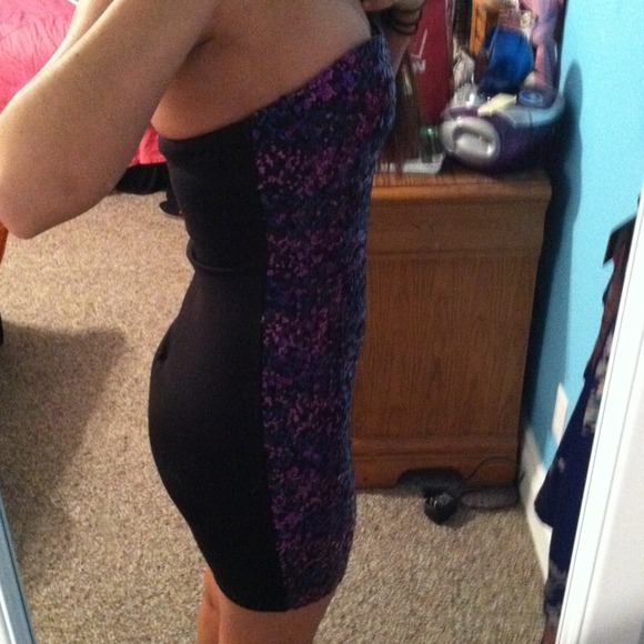 Sequined dress - Picture 2 of 4