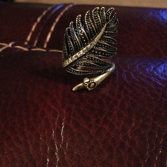 ❌SOLD❌Peacock Ring - Picture 2 of 3