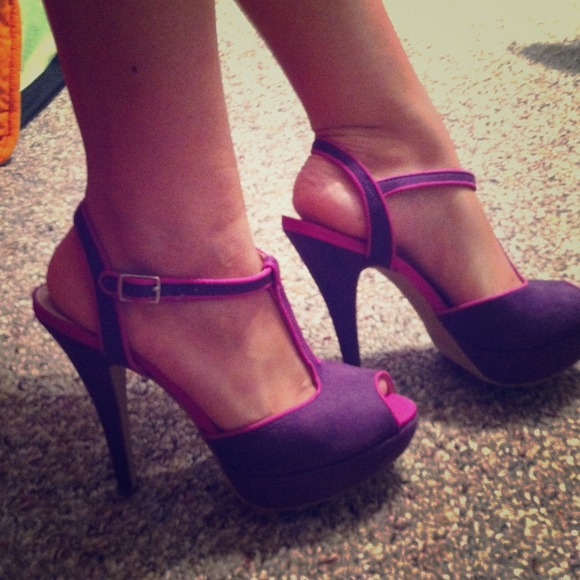 Dressy heels - Picture 1 of 3