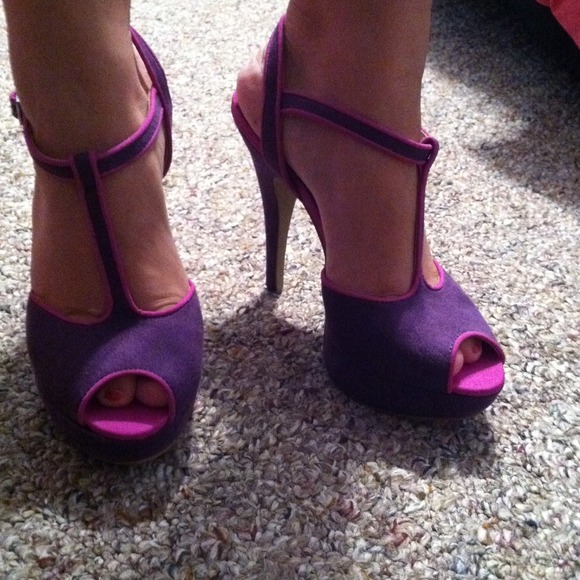 Dressy heels - Picture 2 of 3