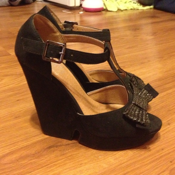 💟✳NWOT Black Suede platform/wedge shoes💟✳