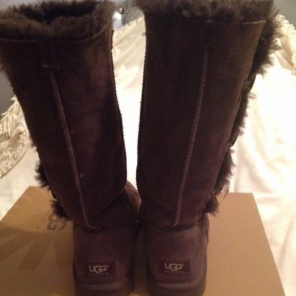 UGG Brown Bailey Button Triplet Boot - Picture 2 of 4