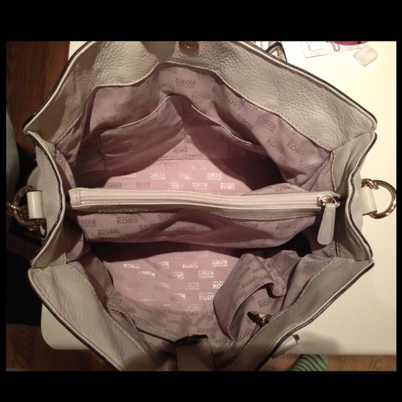 🚫SOLD🚫AUTHENTIC!! MK Vanilla PVC Hamilton - Picture 4 of 4