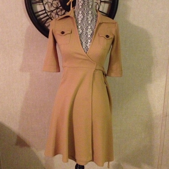 ❌SOLD❌Diane Von Furstenberg Wrap Dress - Picture 2 of 4