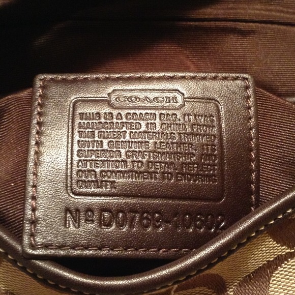 Small coach purse (tan & brown) - Picture 2 of 4