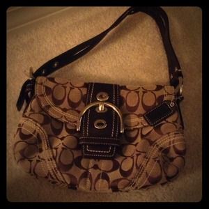 Small coach purse (tan & brown)